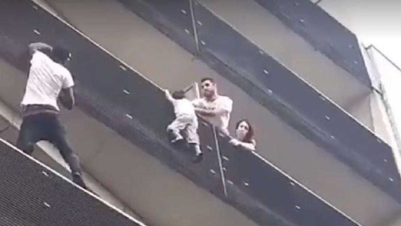 غاساما اندفع دون تفكير إنقاذا لحياة طفل