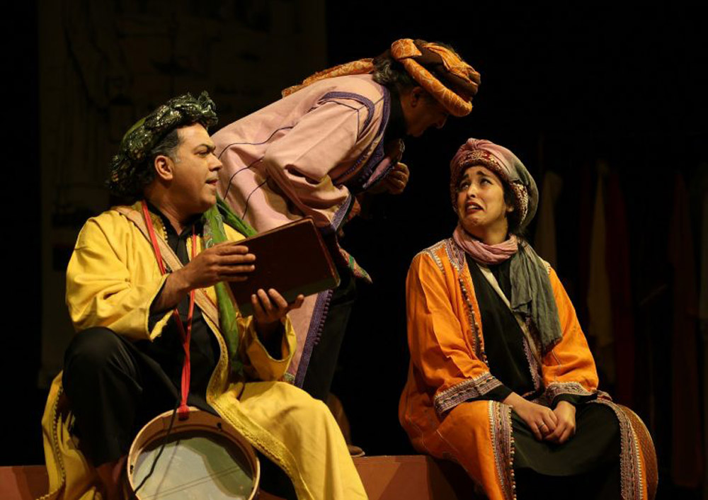 مسرح يمزج الأصالة بالمعاصرة