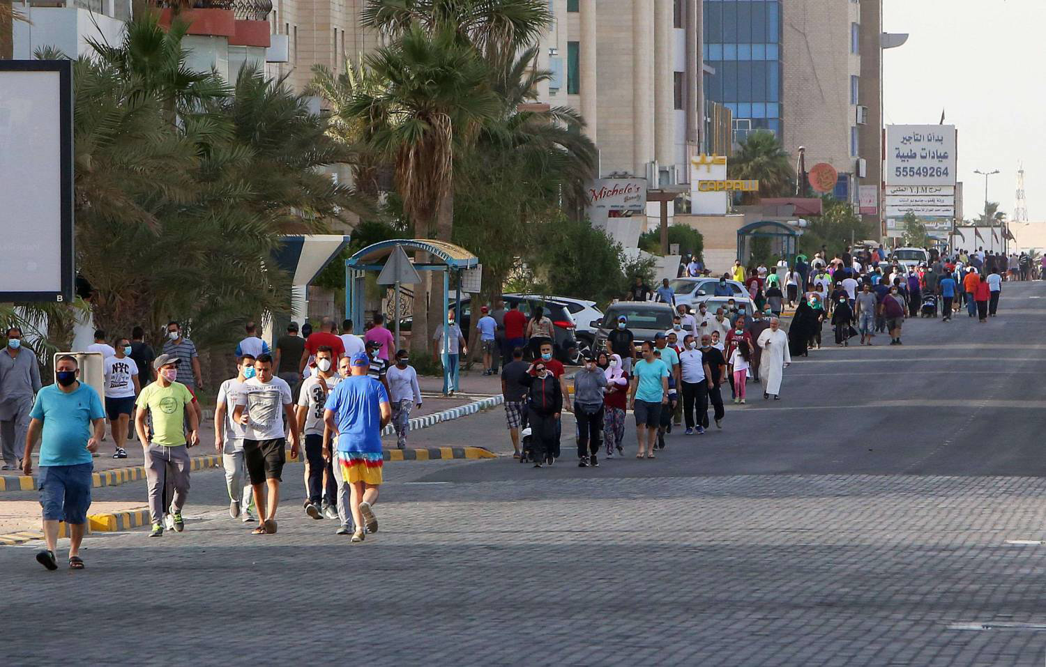 الازدحام عند ممارسة المشي يزيد من خطر تفشي الفايروس