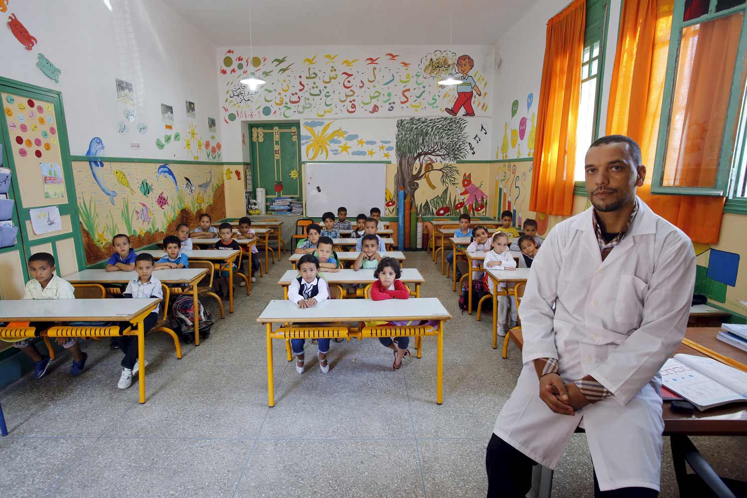 اللغة العربية بمعايير السياسات اللغوية اليوم لا يمكن أن تنفرد بالمرجعية العلمية، بل يجب أن تكون مدعومة في ذلك باللغة الإنكليزية 