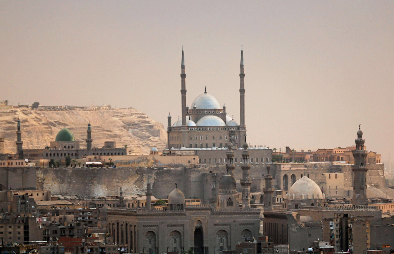 مسجد محمد علي باشا شيّد ما بين سنة 1830م إلى 1848م على الطراز العثماني