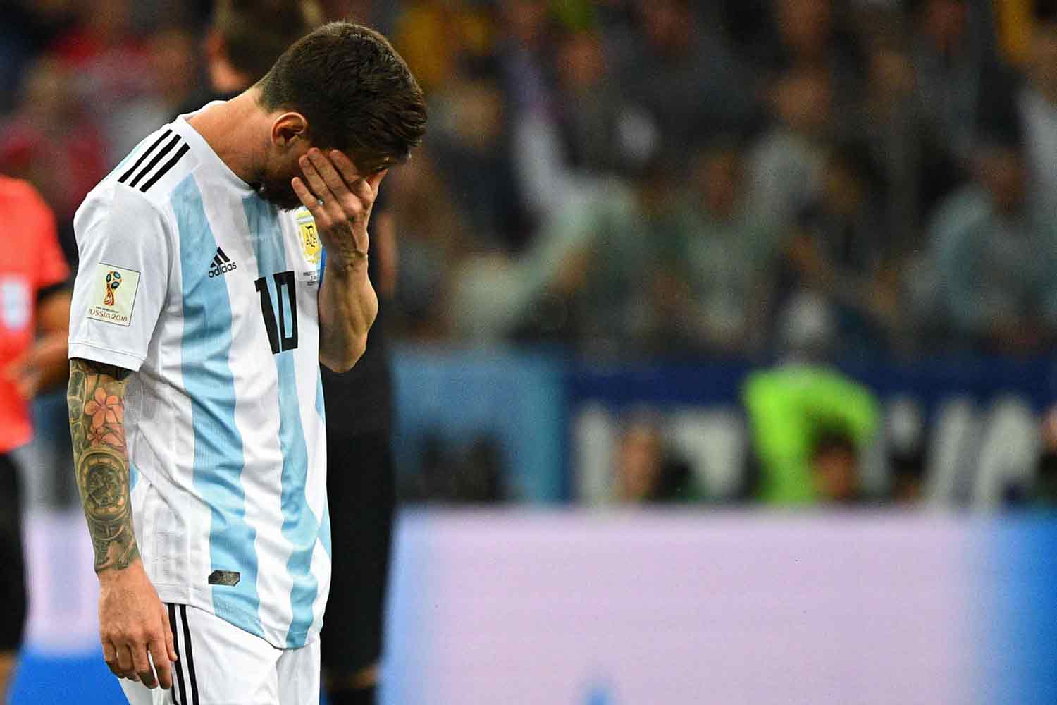 آمال الأرجنتين في بلوغ دور 16 بكأس العالم في خطر
