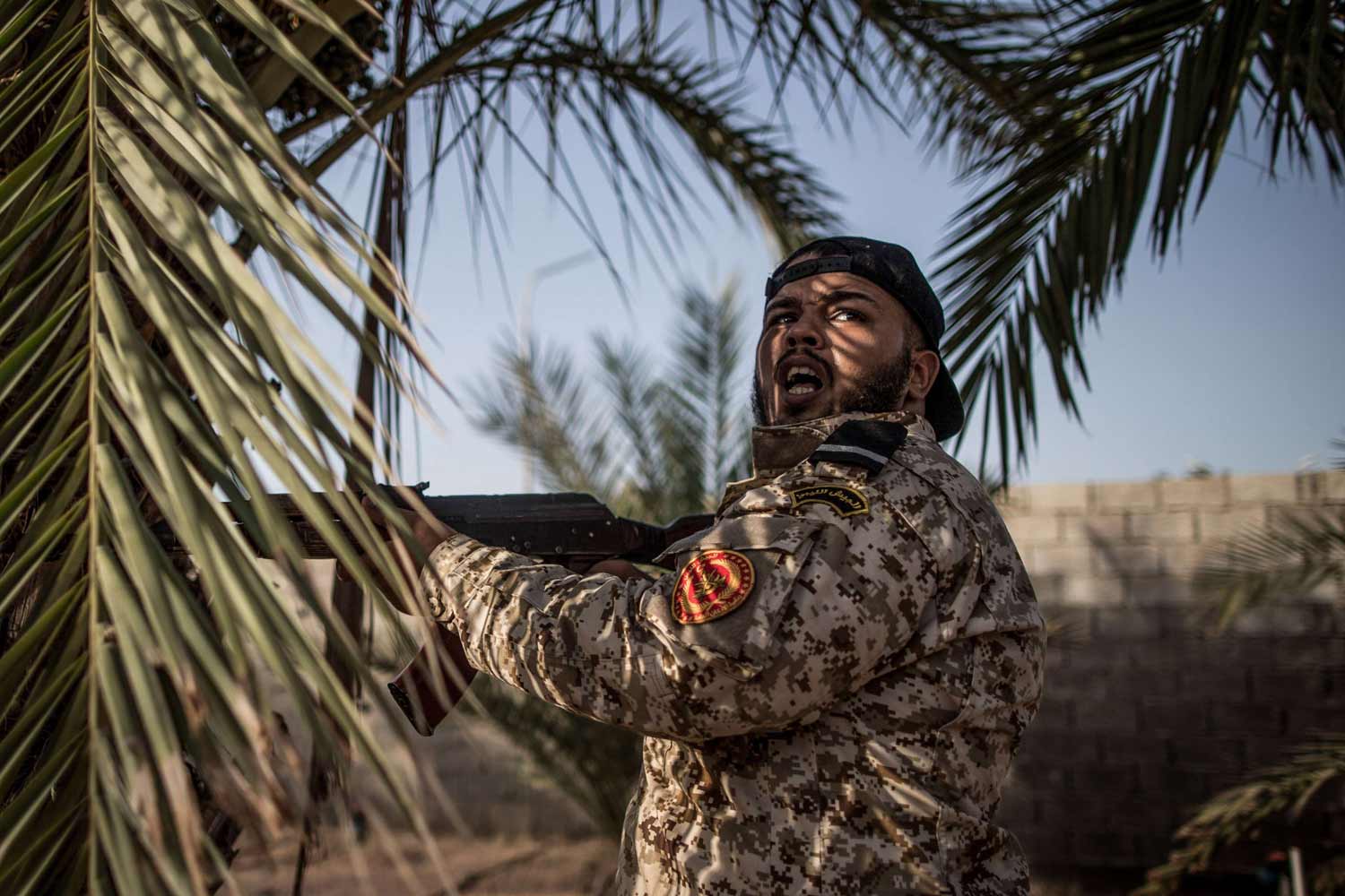 دعوات لتحرير البلاد من الميليشيات