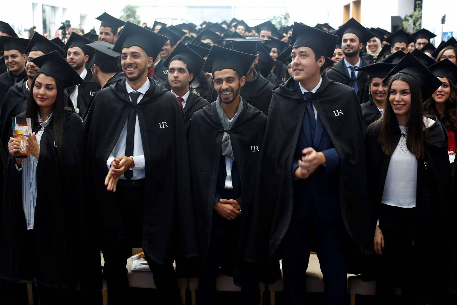 مستقبل البلاد بيد الشباب الأكاديمي