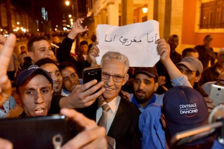 جشع شركات الاستثمار في قطاع المحروقات في المغرب وفشل الحكومة في تسقيف ثمنها، يعودان كما يقول العارفون بخبايا الأمور إلى جبن الوزير الداودي في الدفاع عن مصالح المواطنين