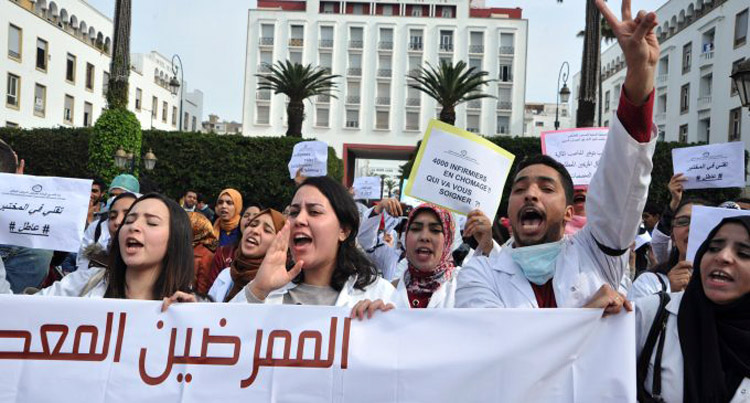 الدكالي يعاني هذه الأيام من ضغوط كبيرة، فزيادة على الاحتجاجات المتوالية لأطر وموظفي الوزارة وملحقاتها، تلاحقه اتهامات بانعدام الكفاءة وغياب الجرأة السياسية في مواجهة الأزمات