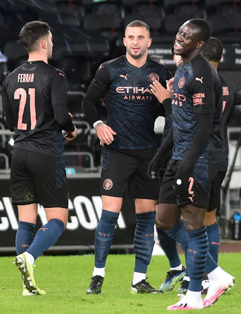 مانشستر سيتي أول فريق إنجليزي يلعب في الدوري الممتاز يحقق 15 انتصارا متتاليا بكل البطولات