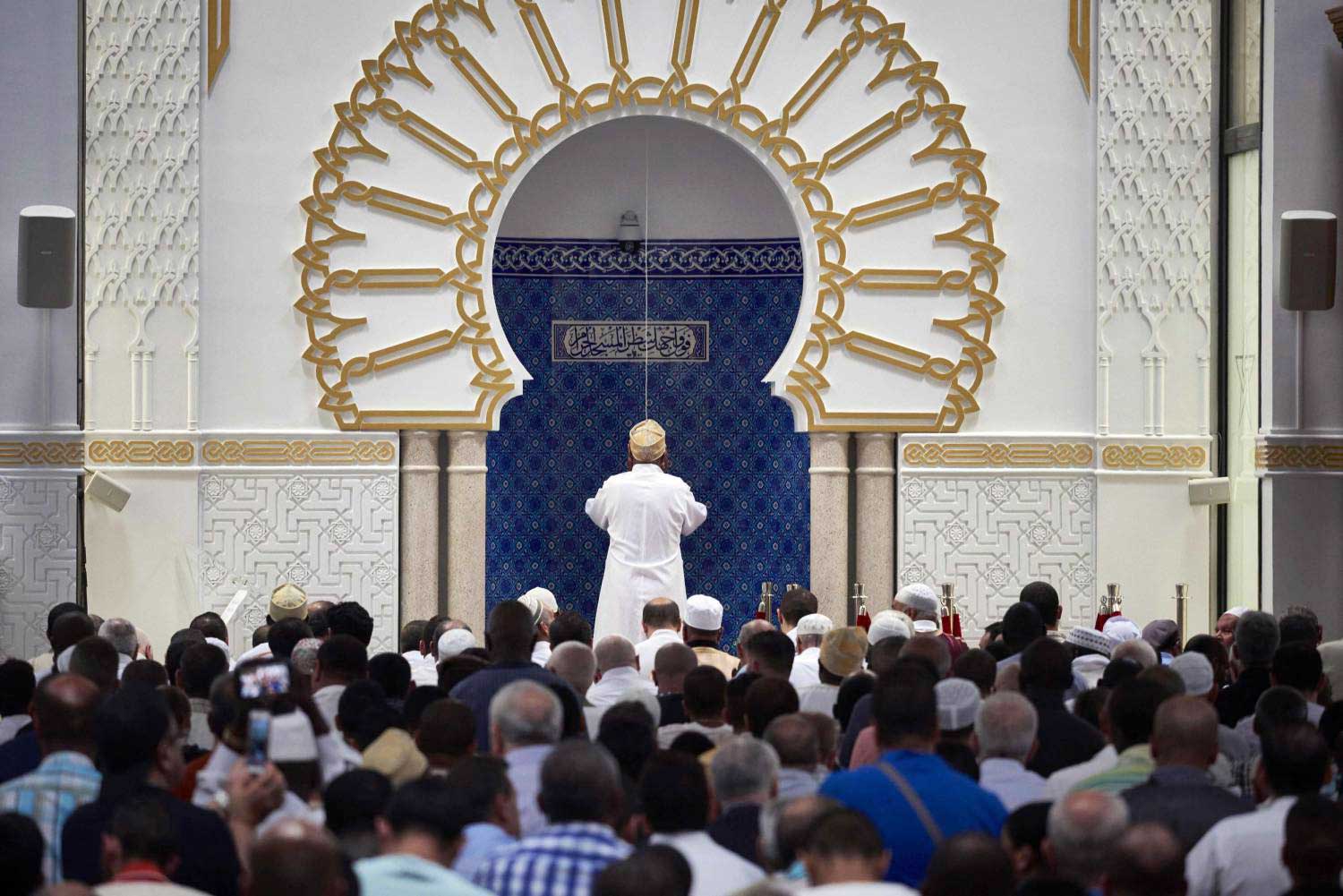 تجنب سيطرة متشددين على المساجد