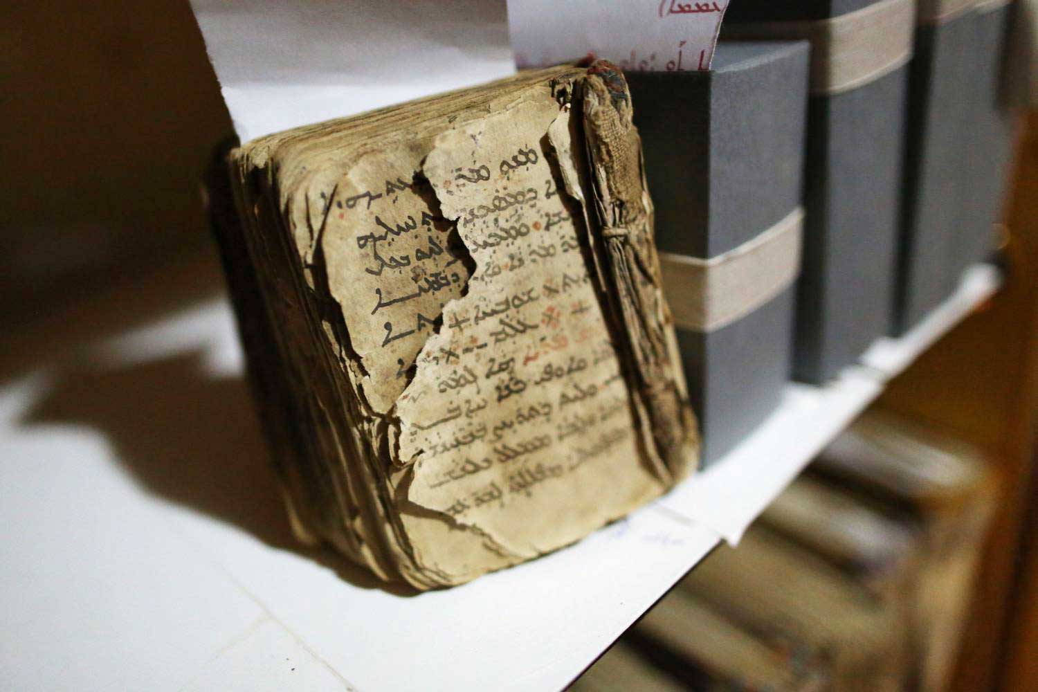 المكتبة المركزية العامة تأسست في العام 1921، كانت تضم مؤلفات وكتبا قيمة ونادرة ومخطوطات، منها مؤلفات باللغة  السريانية