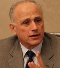 مصطفى مسعد: وجود فروع عالمية يجبر مثيلاتها المصرية على مواكبة التطورات