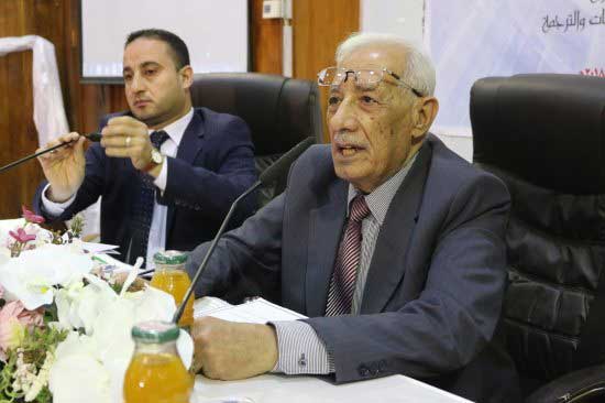  ميزة مصطفى أنه يعد واحدا من صناع الثقافة في العراق، بالرغم من فلسطينيته. كان منتميا بعمق إلى الثقافة العراقية. ولم يكن لدى العراقيين شعور بأن ذلك الشاعر كان يتدخل في ما لا يعنيه حين يحتج ويعترض ويتمرد. 