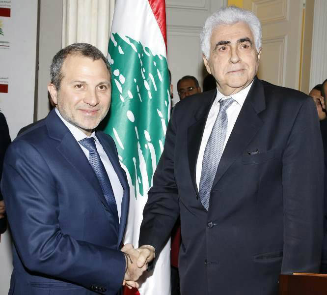 سبب تعنت باسيل بفرض اسم وزير الخارجية الذي خلفه في قصر بسترس يعودإلى المحاصصة الطائفية التي أضحت سمة لازمة في تشكيل الحكومات اللبنانية.