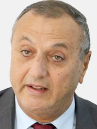 عصام الشابي: أداء الرئيس ضعيف ومرتبك ويمثل هدية بالنسبة لخصومه