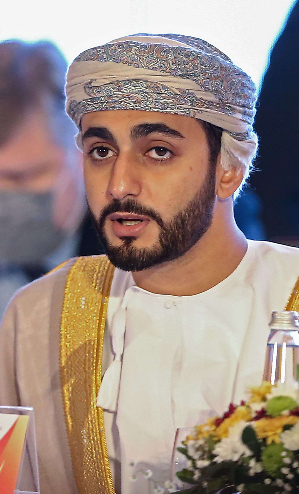 شاب مثابر وهادئ ومتواضع
