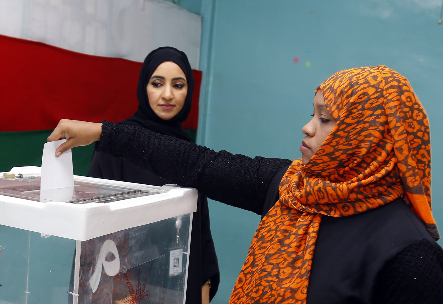 المرأة العمانية تشارك في صنع القرار