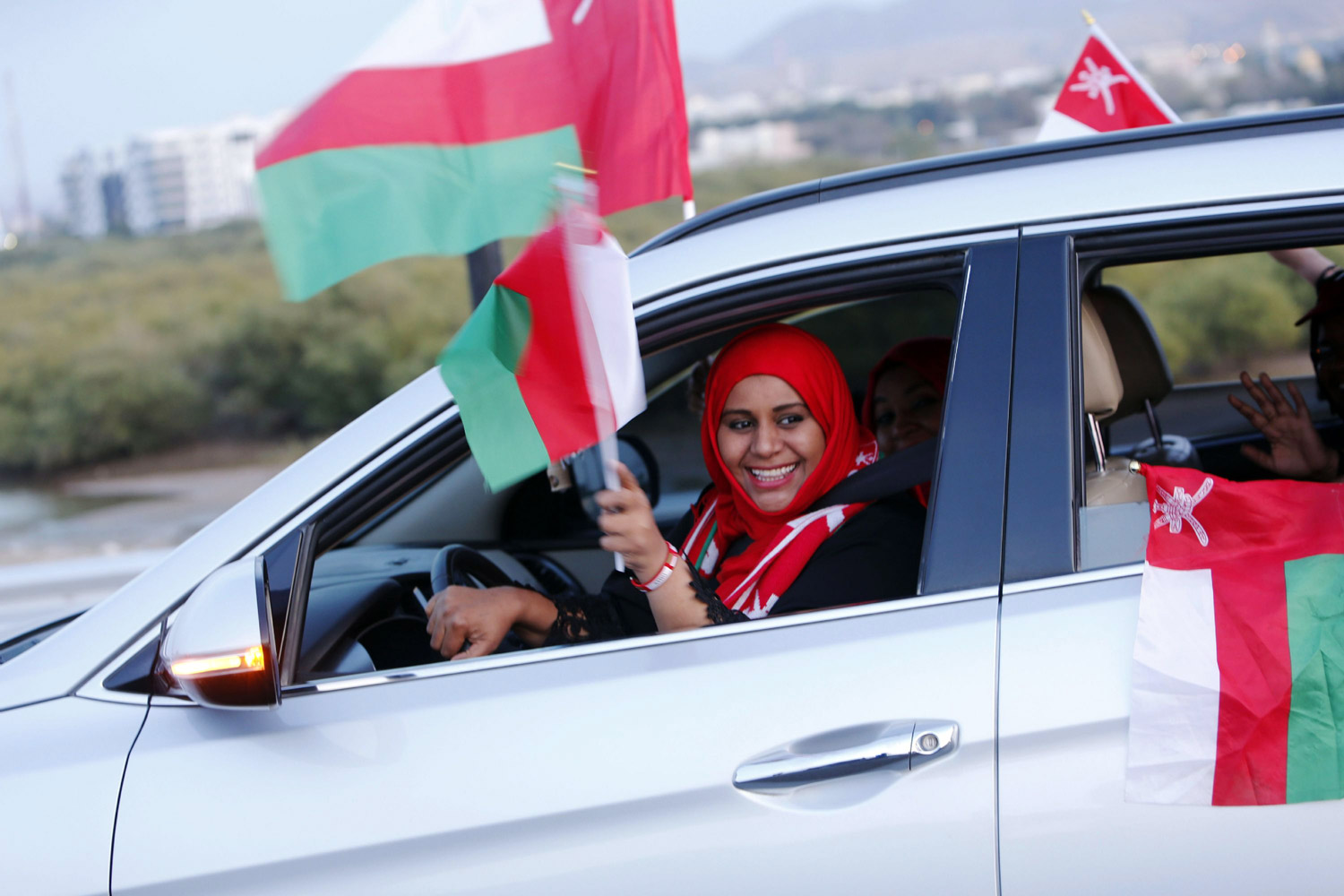 المرأة العمانية بحاجة إلى تطوير قدراتها ومهاراتها والثقة في كفاءتها