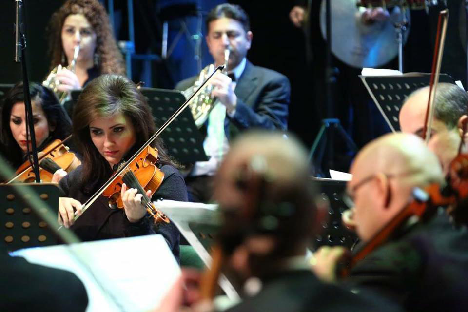 الإيمان بالعمل الجماعي لما يحمله من مصداقية واستمرارية