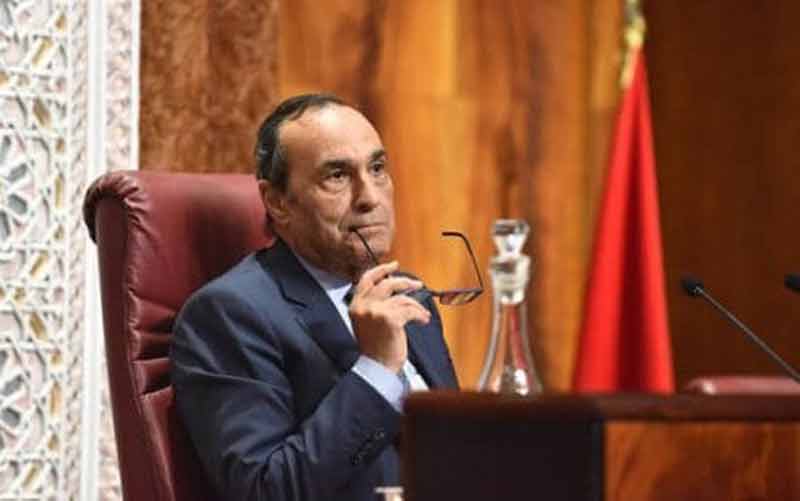 [ المالكي خبير اقتصادي يرى البعض أنه استغل معادلات الإحصائيات والاقتصاد السياسي كي يفلت من مقاصل الحزب وأزماته، وليبقى محافظا على مكانته وامتيازاته داخل الحزب والدولة.