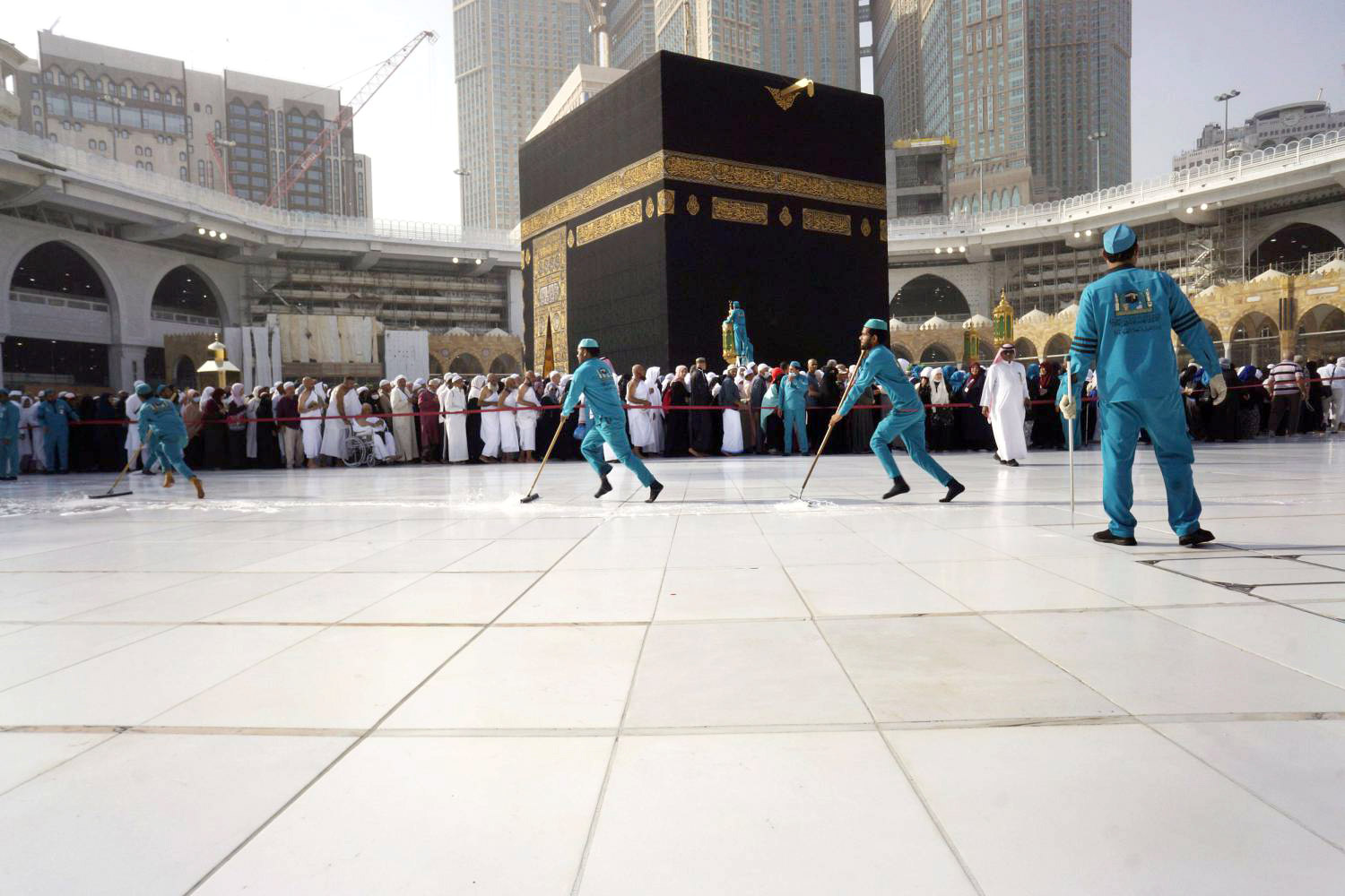 القرار السعودي جاء ضمن التدابير الاحترازية للحدّ من انتشار فايروس كورونا ومنع وصوله إلى الحرمين الشريفين 