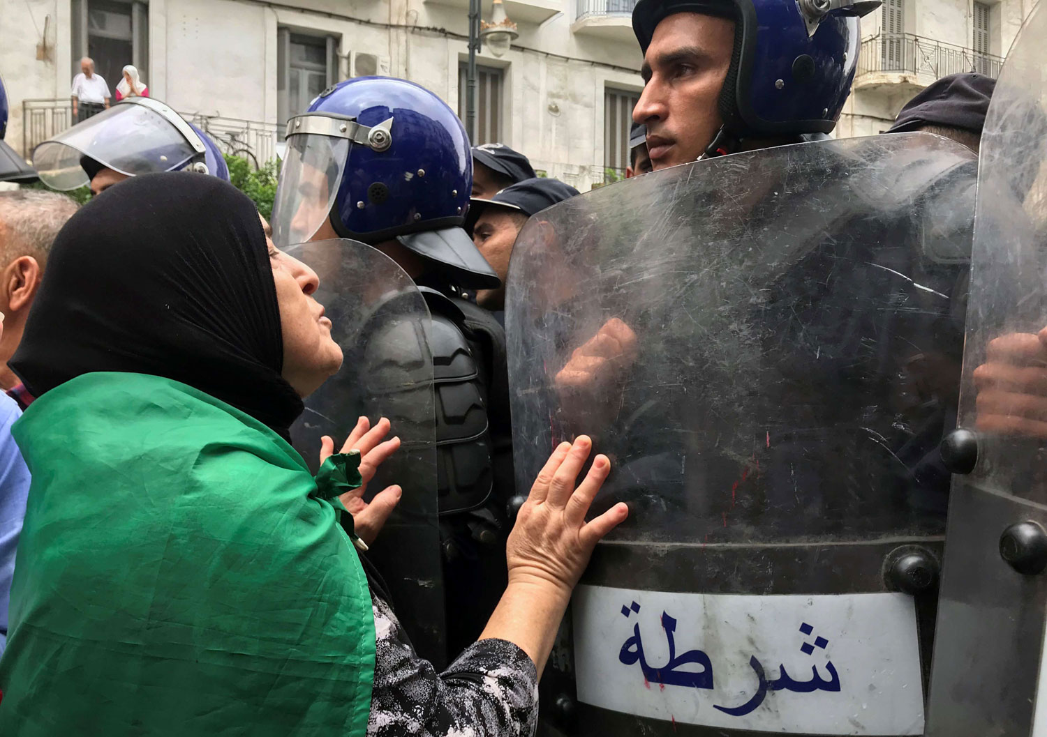 المخاوف تتصاعد في الجزائر من توسيع دائرة الاعتقالات السياسية 