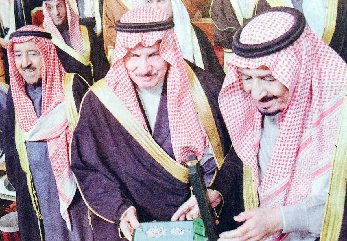 النقاط المضيئة في حياة الشبيلي عديدة، ما رشحه لنيل جائزتي الملك سلمان لخدمة التاريخ الشفوي وتوثيقه، وبحوث الجزيرة العربية، ووسام الملك عبدالعزيز من الدرجة الأولى في المهرجان الوطني للتراث والثقافة “الجنادرية”.