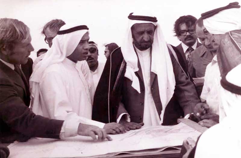  أعماله الرائدة درّة تاجها مراكز تسوّق حديثة دشّنها في الإمارات ثم انتشرت في بلدان العالم