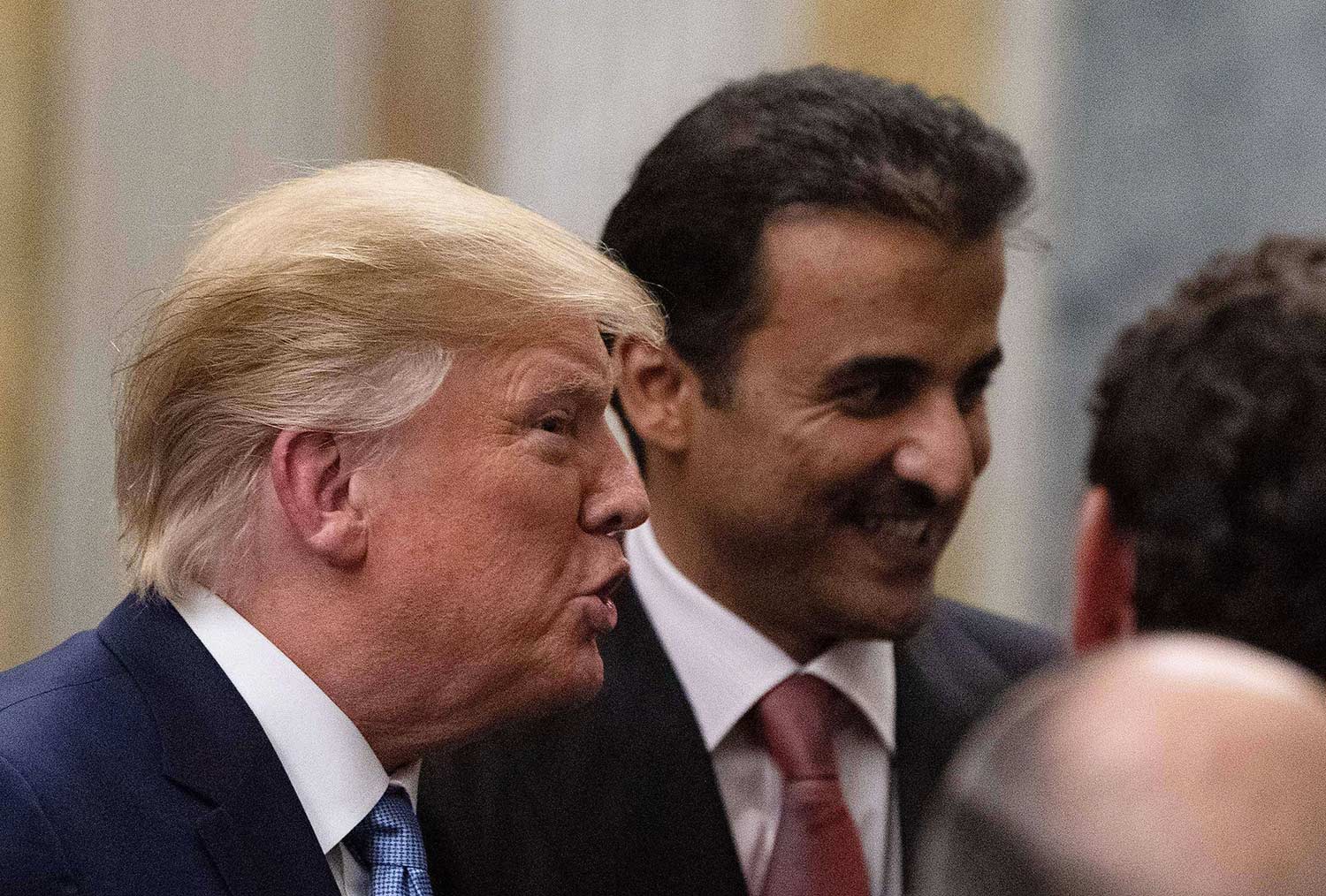 لا يمكن تأطير أي سبب للزيارة واحتفاء ترامب بالسخاء بحجم استثمارات الدوحة داخل الولايات المتحدة إلا في سياق حملة الانتخابات الأميركية