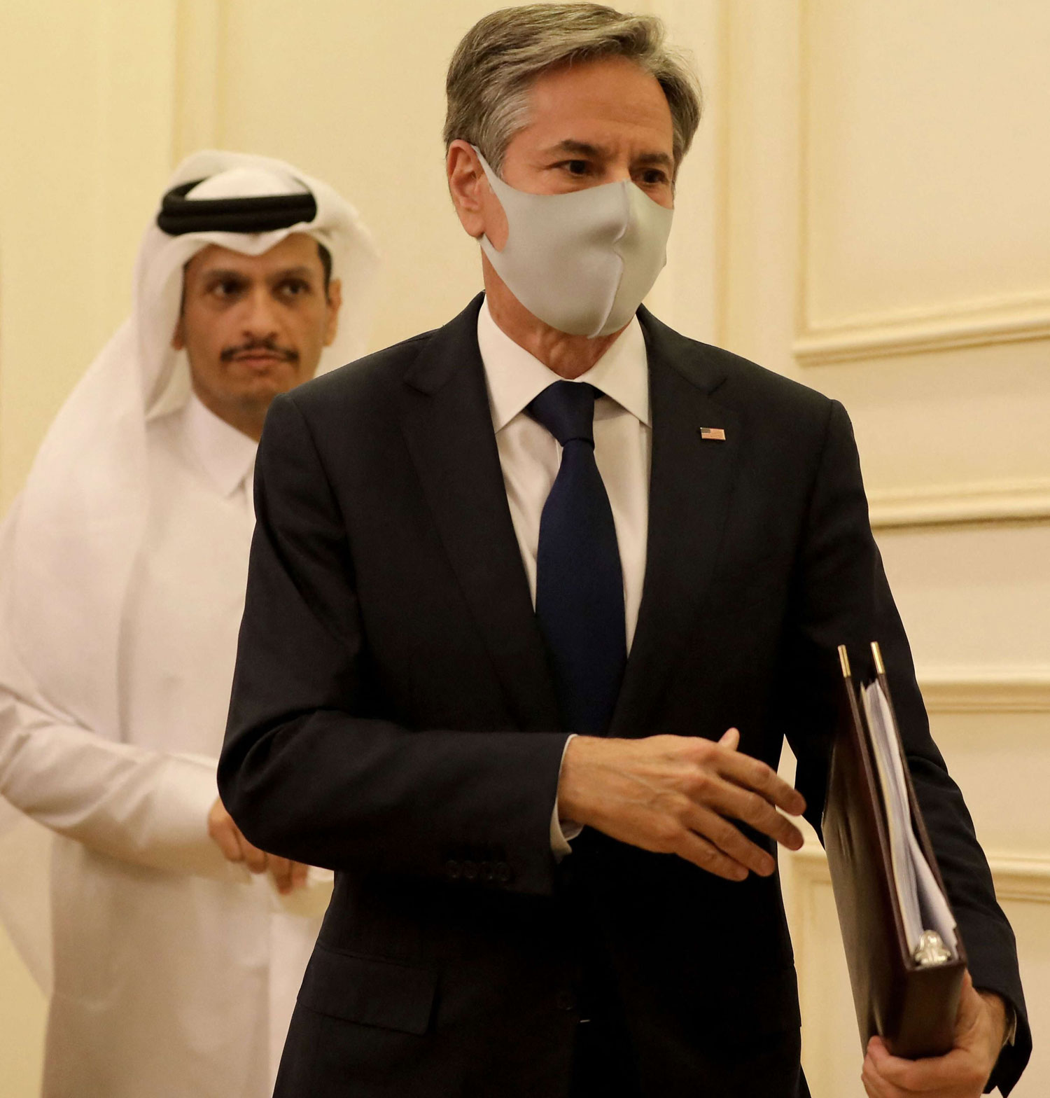 قطر تلعب دورا مزدوجا