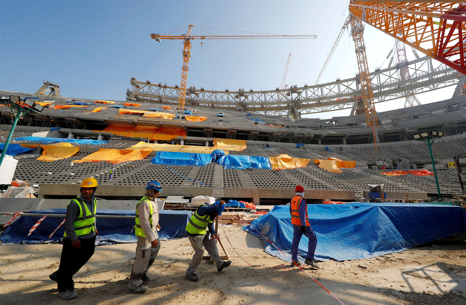 العمالة الوافدة ضحية مونديال قطر 