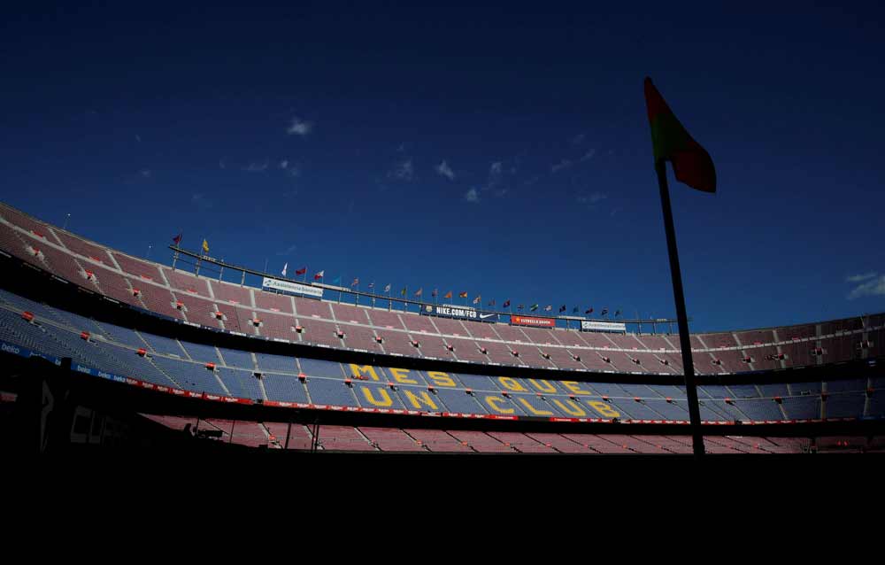 ملاعب تفتقد أهازيج الجماهير