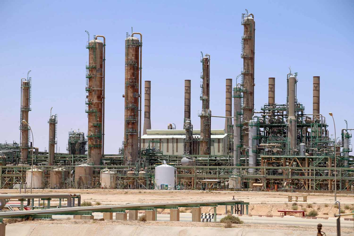 تركيا تريد جني ثمار مغامرتها العسكرية في البلد الغني بالنفط في شكل عقود مهمّة في مجال الطاقة والبناء والتسليح