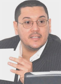 رحيم مزيد الكعبي: مهنة الصحافة لا تنقصها الأدبيات الأخلاقية ومواثيق الشرف ومع ذلك لا تزال سهلة المنال على السياسيين