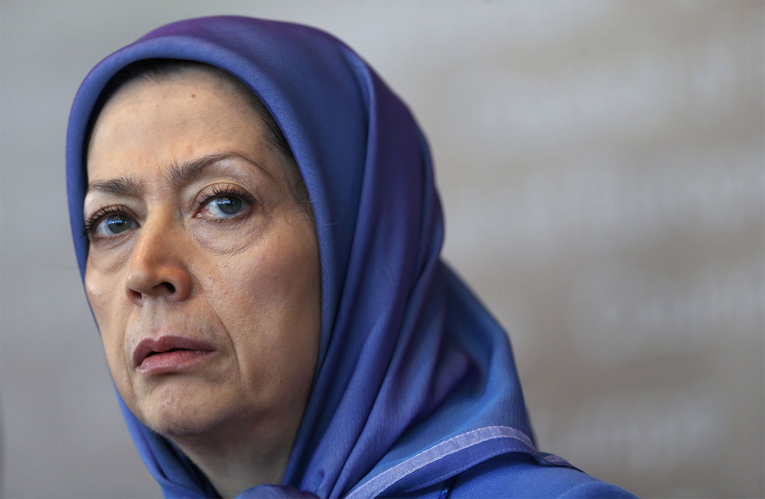 البعد السياسي لعملية التفجير يؤكد تورط النظام الإيراني في استهداف مريم رجوي زعيمة منظمة {مجاهدي خلق} الإيرانية المعارضة