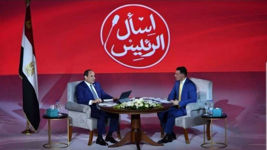 المصريون يصنفون رضوان على أنه مذيع السلطة، لكونه الإعلامي الأكثر مشاركة في تقديم المناسبات والفعاليات التي يشارك فيها الرئيس السيسي وقيادات الدولة
