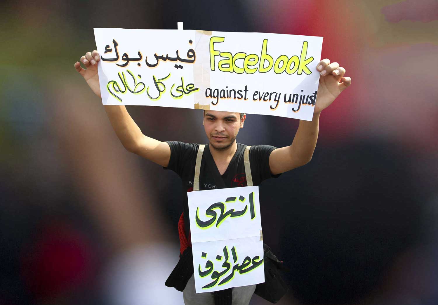 منصات الإنترنت شكلت جسرا مع وسائل الإعلام العالمية التقليدية