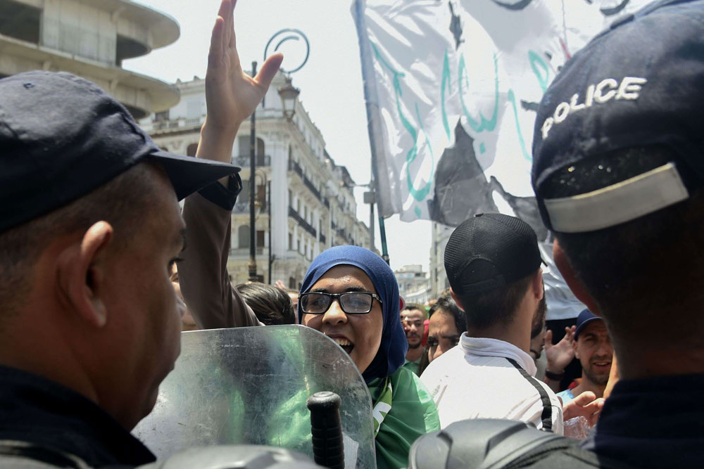 استياء في الشارع من الاعتقالات وفرض قيود على المحتجين