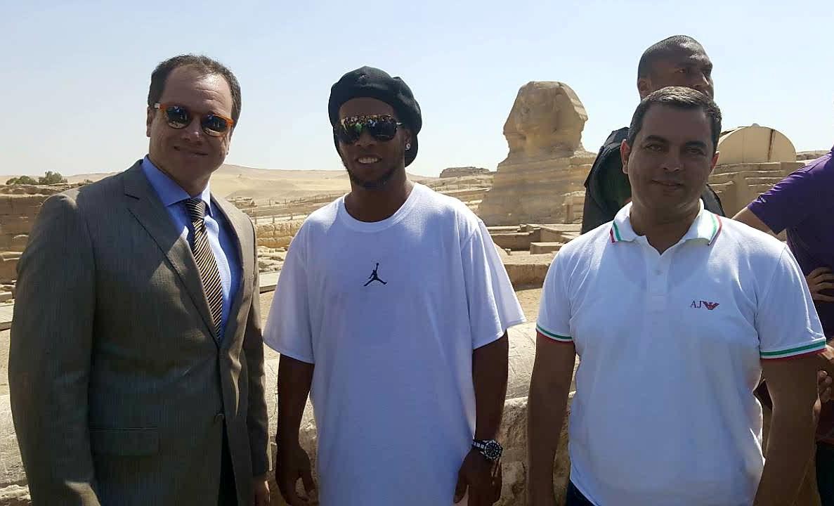 نجوم عالميون ينقذون قطاع السياحة من عثرته