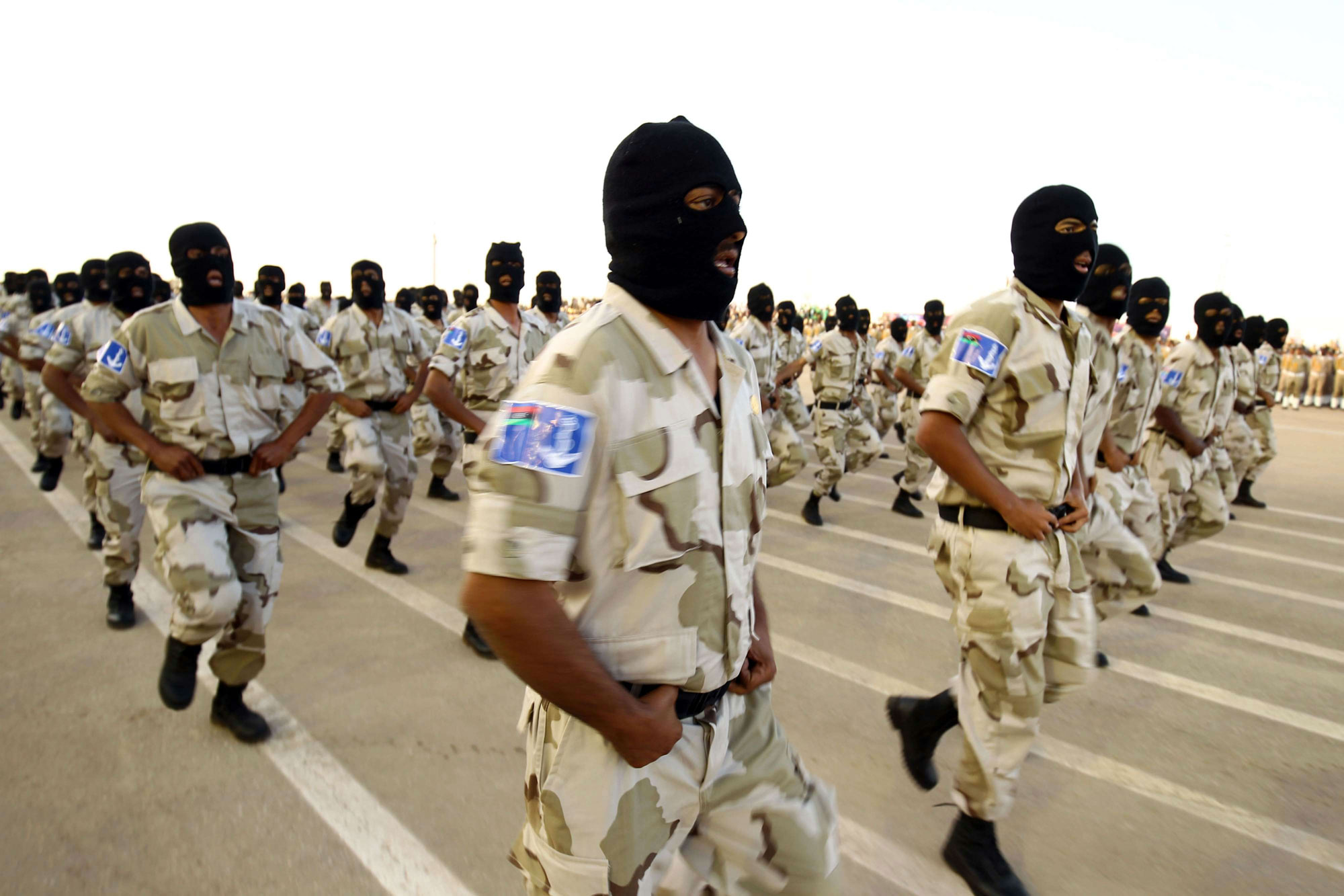 المعلومات المتوافرة من مصادر مختلفة تؤكد أن اللواء السابع يتكون من عناصر تنتمي إلى نظام العقيد الليبي الراحل معمر القذافي، خاصة التي عملت في الحرس الجمهوري.