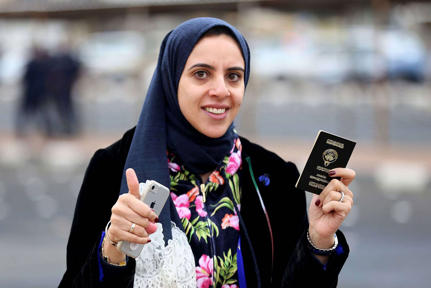 منظمات المجتمع المدني والفرق التطوعية النسائية تحاول توعية الجماهير حول العنف ضد المرأة، عبر عقد ندوات وبرامج تدريبية