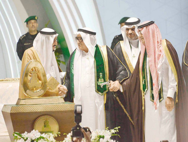 تجربة الشيخ كامل وعلـى الرغم ممّا شابها من تحفّظ مجتمعي إلا أنها جعلت منه محط أنظار السعوديين الذين ظلوا يتداولون اسمه حتى آخر لحظة، ولاسيما حين تم توقيفه إبان عملية القضاء على الفساد