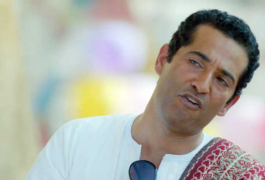 إصرار سعد على تجاوز فكرة المقارنة مع الراحل أحمد زكي الذي ادعى البعض أن سعد يقوم بتقليده ويتقمص روحه، بسبب تقارب ملامح الشكل وبعض الأدوار، يجعله يختط لنفسه طريقا مختلفا 