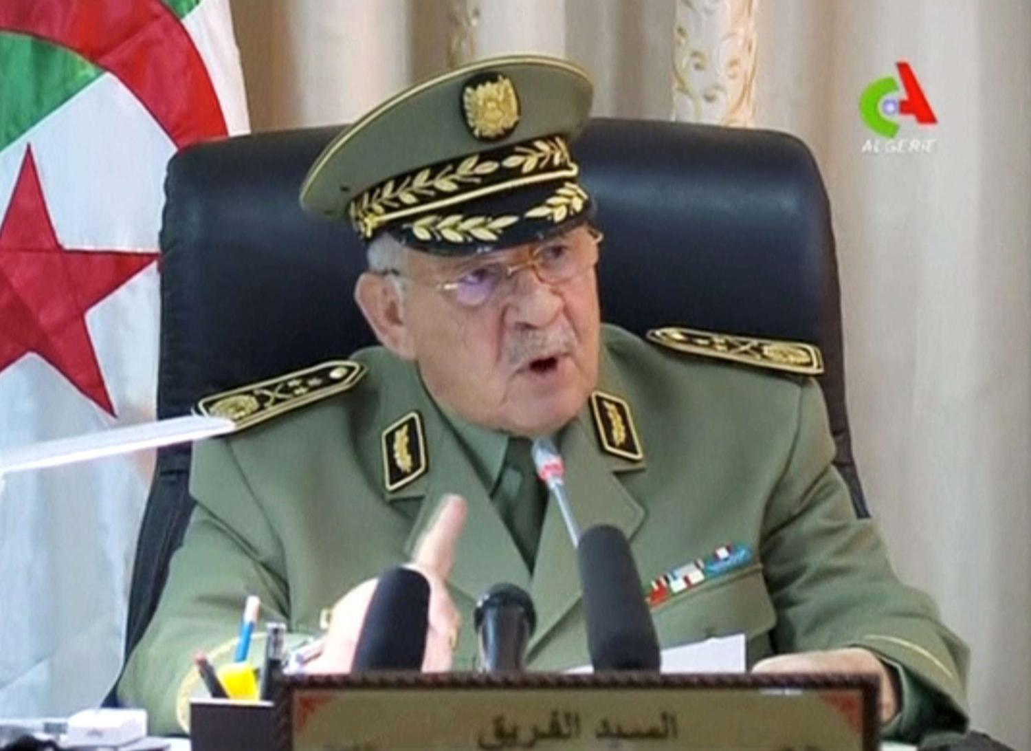 المؤسسة العسكرية ما زالت تعتبر نفسها مرجعية النظام