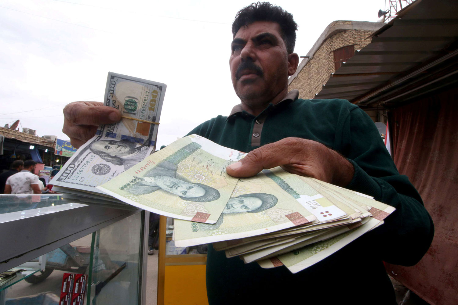 تراكم المؤشرات التشاؤمية في إيران