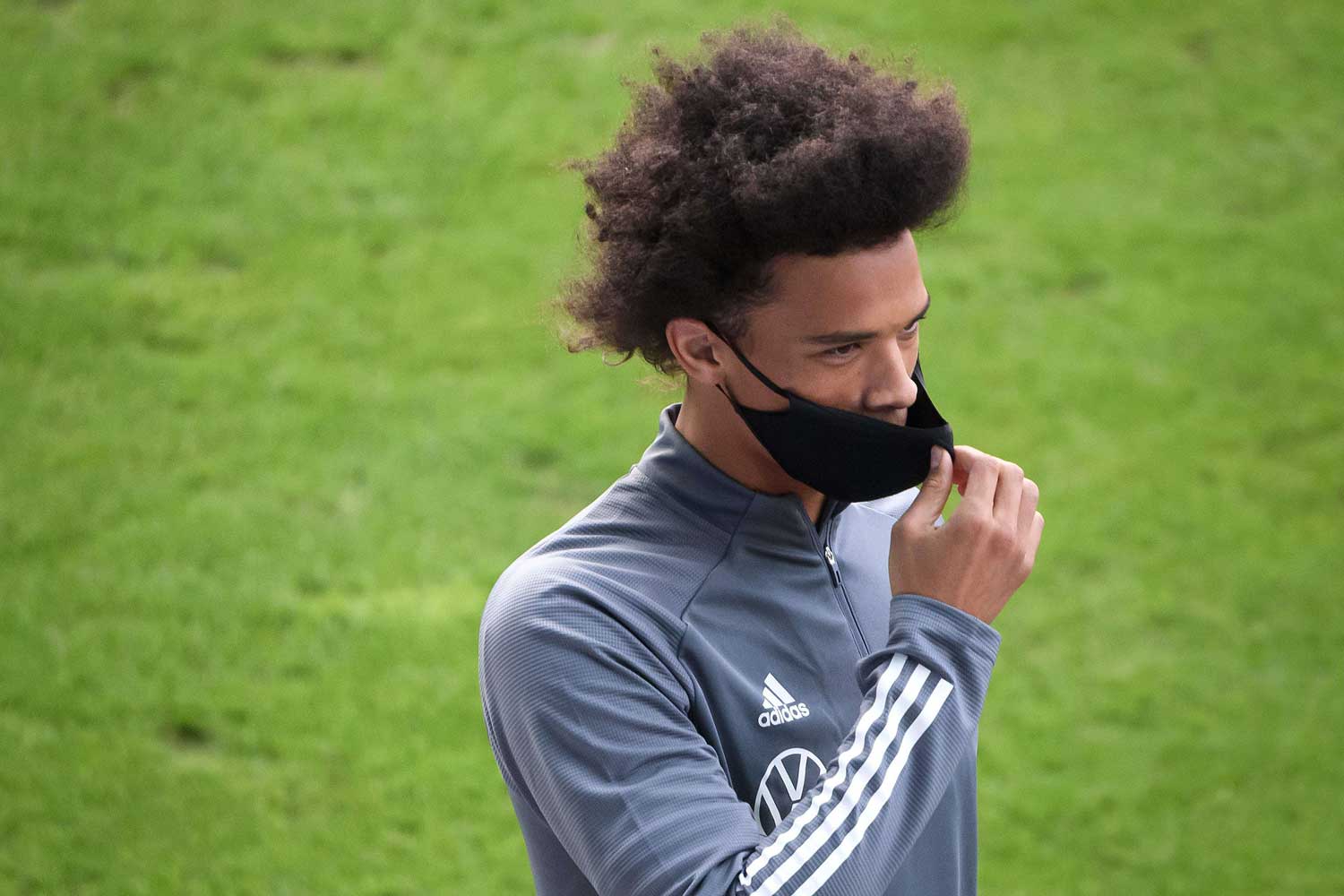 سانيه يغادر مانشستر سيتي إلى الدوري الألماني