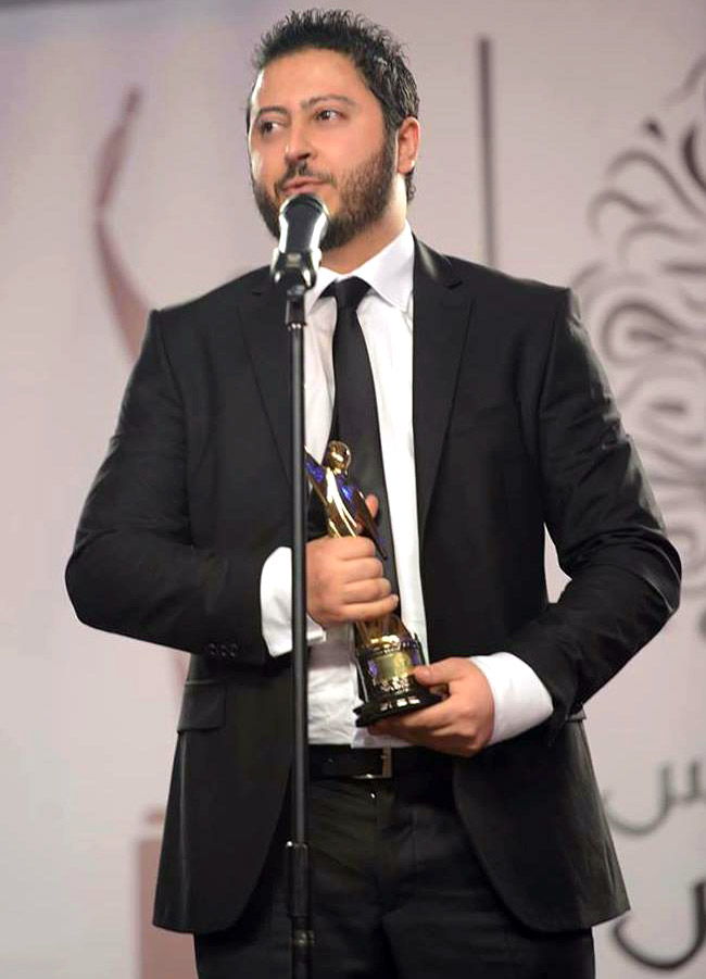 سراج هويدي يفضل في الدراما التي يكتبها أن يمزج بين الواقع والخيال والتراجيديا والكوميديا