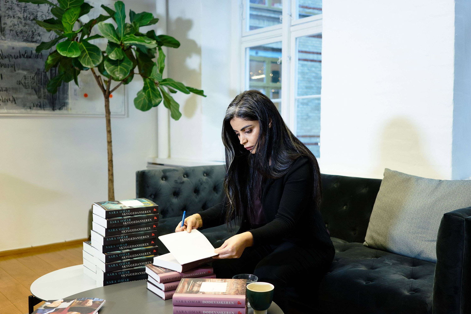 معاناة دفعتها للكتابة