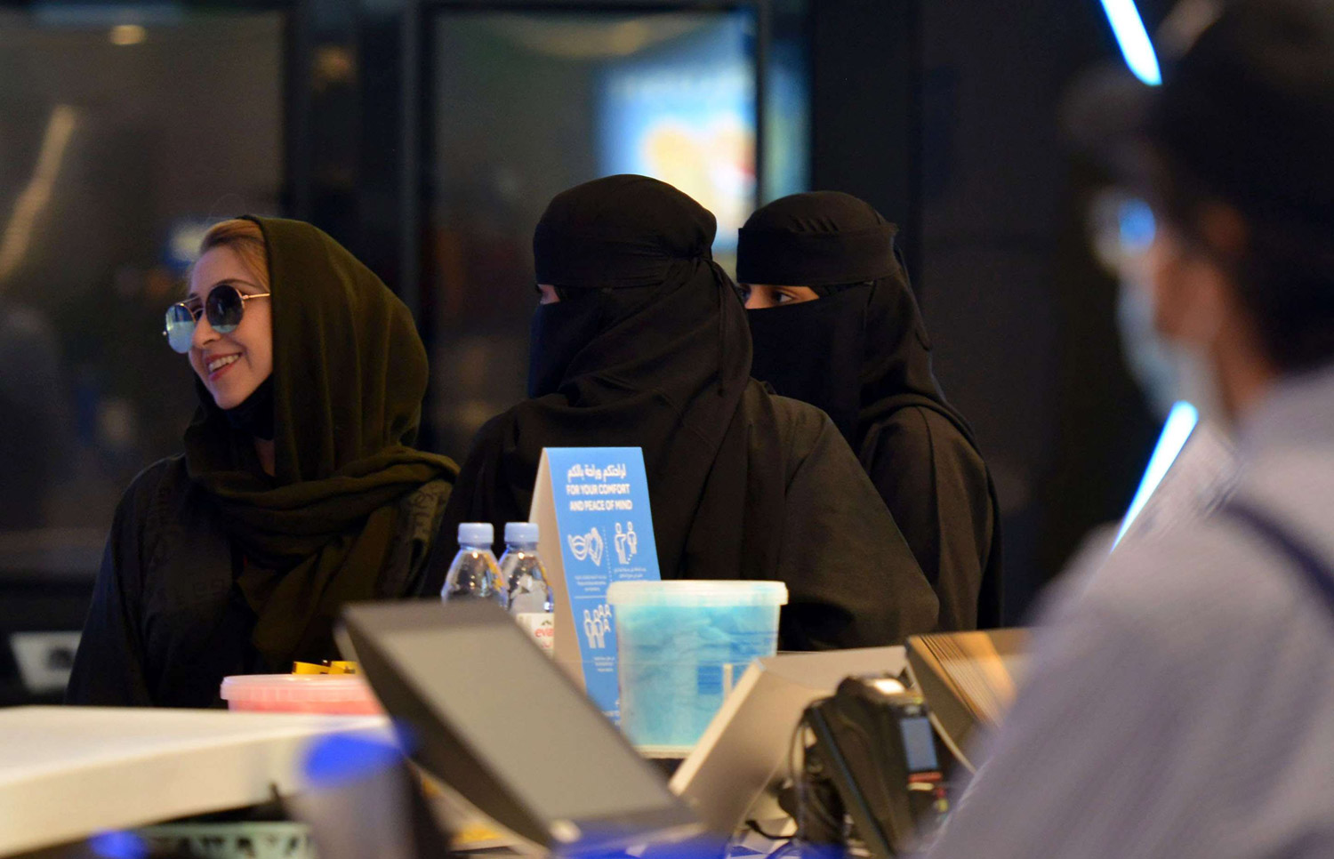 الدفع الإلكتروني لتجنّب انتشار العدوى