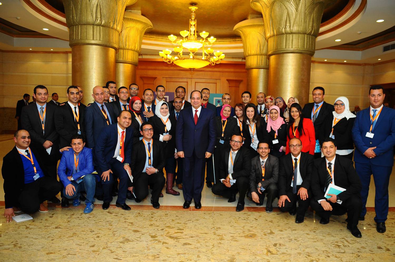 قوى عديدة في المعارضة ومعها بعض الناشطين الذين اعتزلوا العمل السياسي أو أبعدوا عنه، تعتبر أبوشقة صورة لنماذج شبيهة تستخدمها الرئاسة في مصر بهدف رسم لوحة “مزيفة” لمشاركة الشباب وصعودهم السياسي.