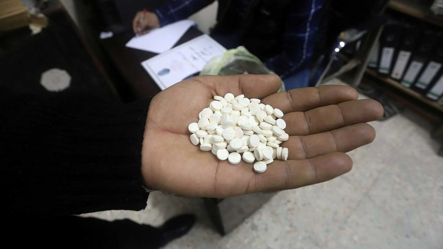 التركيز الكبير على قضية المخدرات يرتبط بتفشي نوعيات جديدة من الجرائم الغريبة مجتمعي
