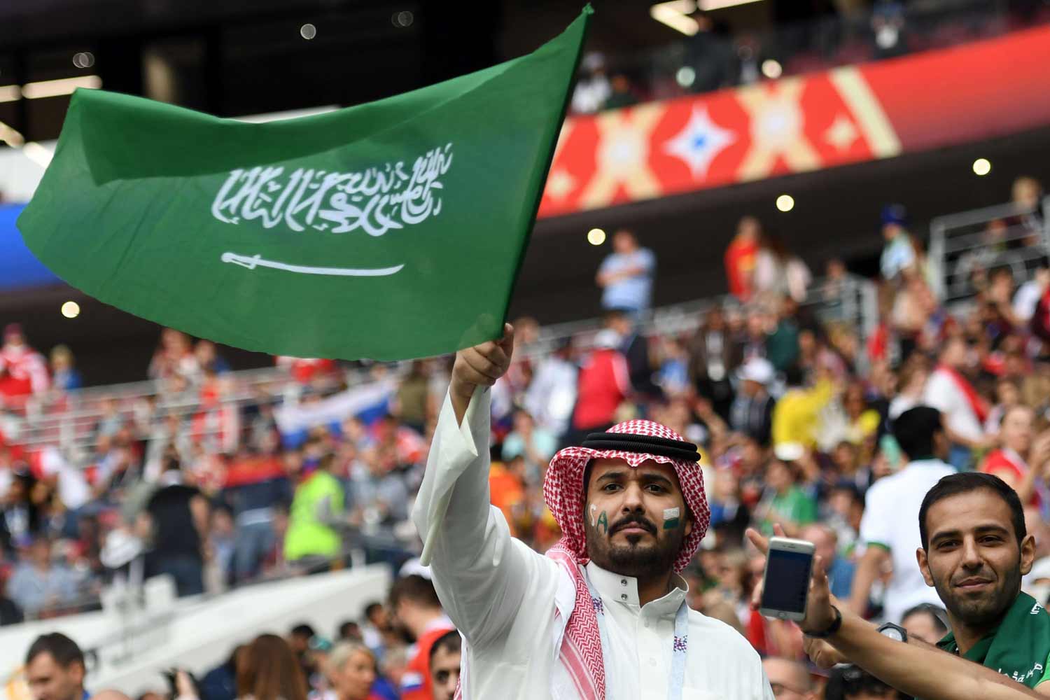 الجمهور السعودي حاضر 